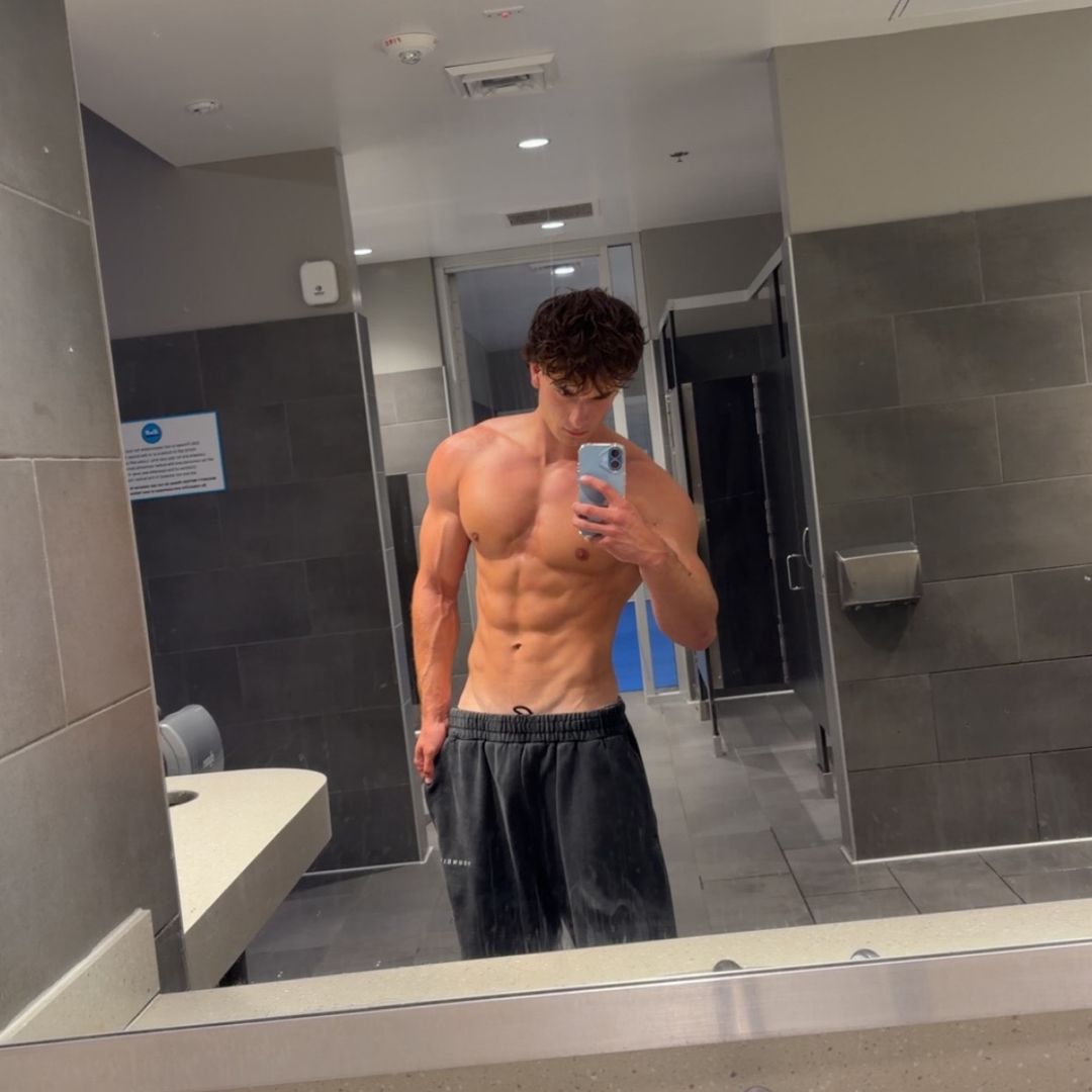 Nicks_Lifting 🌊