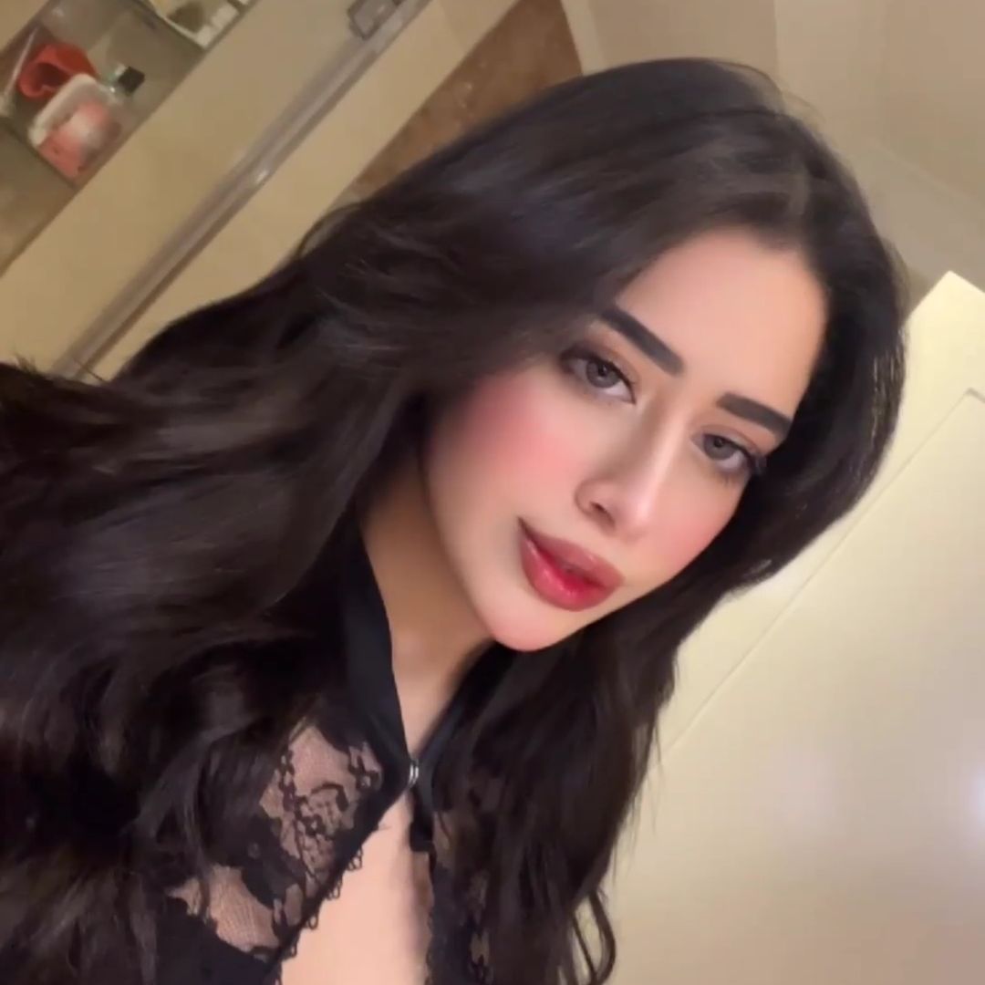 A🧚🏻‍♀️