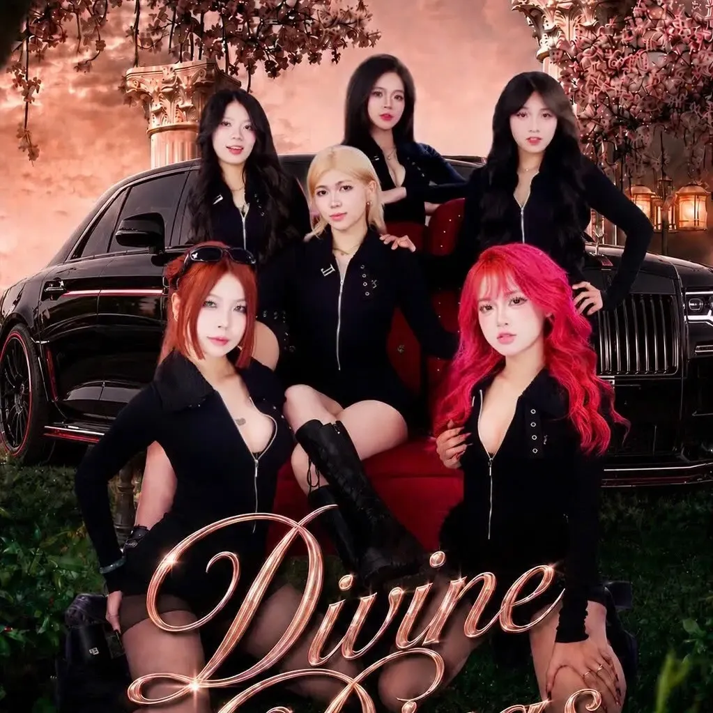 DIVINE DIVAS